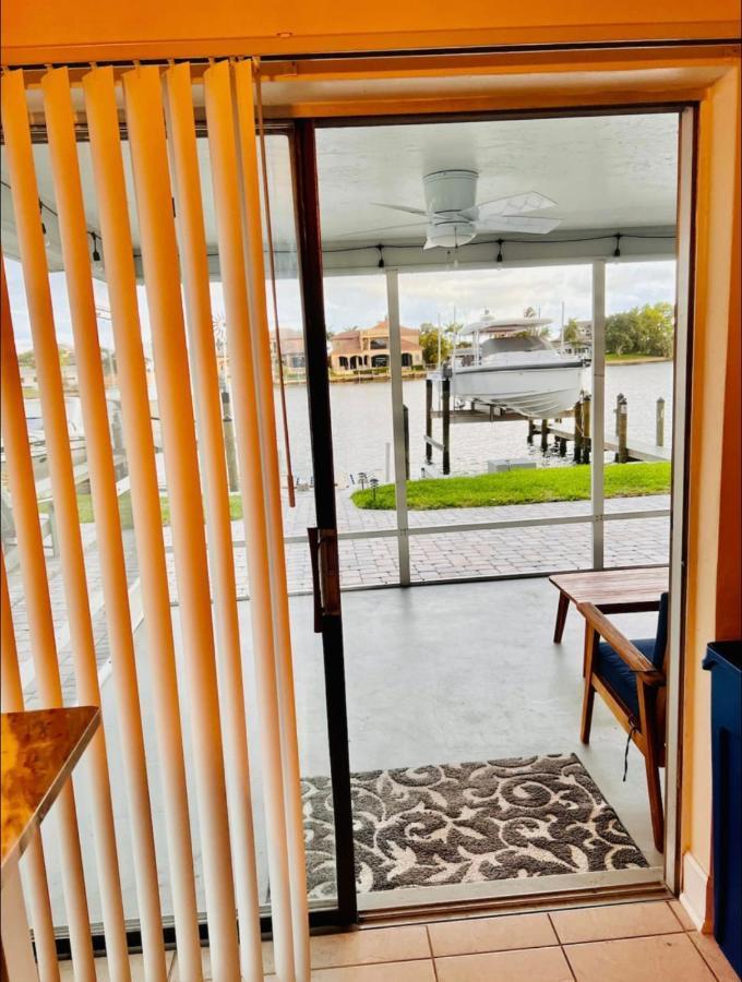 Cheerful Home With Two Bedrooms ケープコーラル エクステリア 写真
