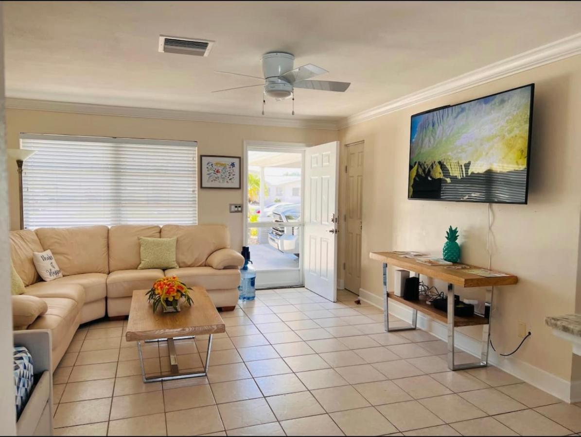 Cheerful Home With Two Bedrooms ケープコーラル エクステリア 写真