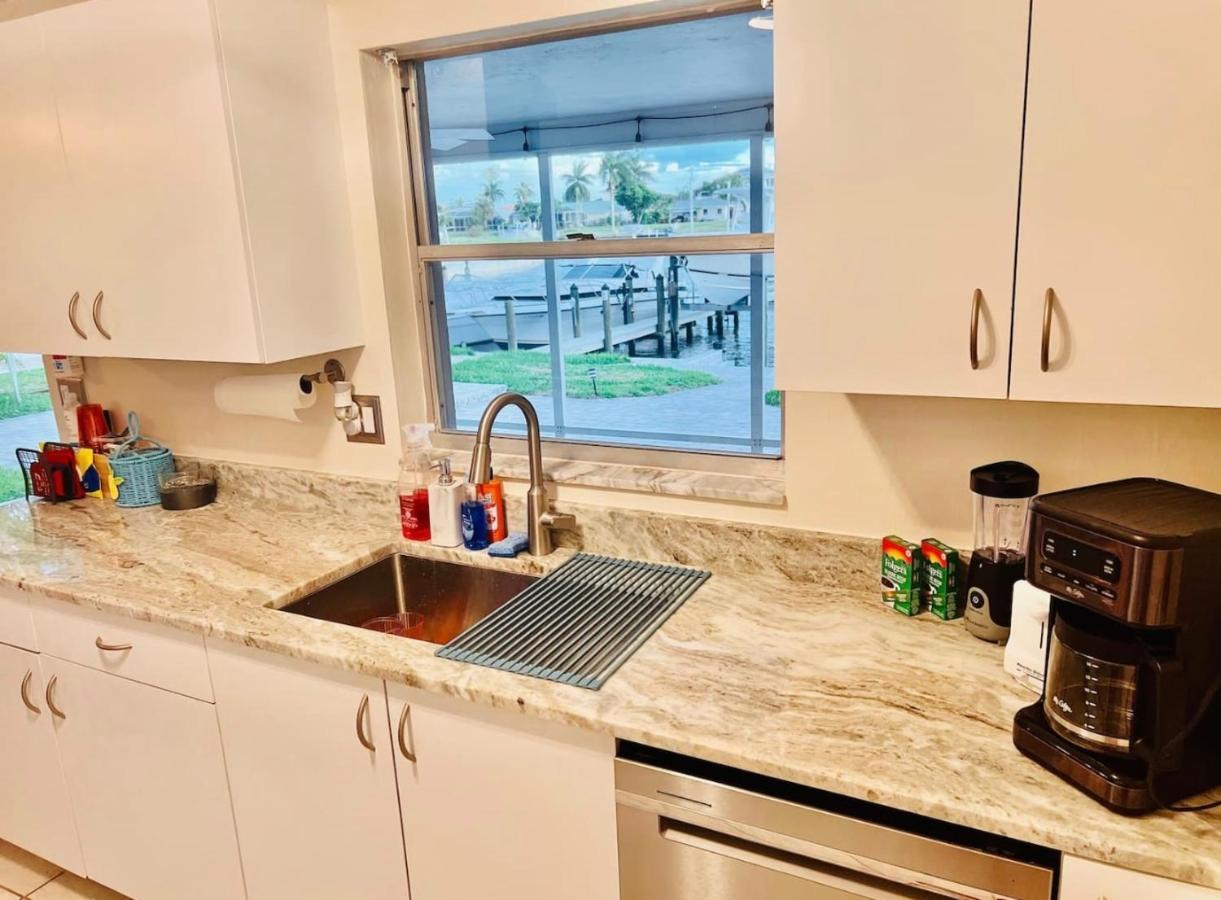 Cheerful Home With Two Bedrooms ケープコーラル エクステリア 写真